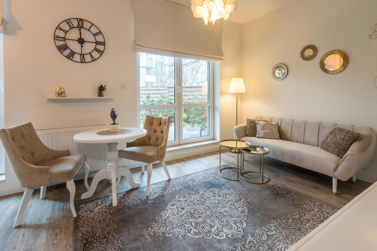 Kierbedzia 6 - Bezplatny Podziemny Parking - Free Parking - Piekny Ogrodek Z Tarasem - 2Km Lazienki Krolewskie - Wifi - Smart Tv 50 Cali - Good Apartments Varsavia Esterno foto