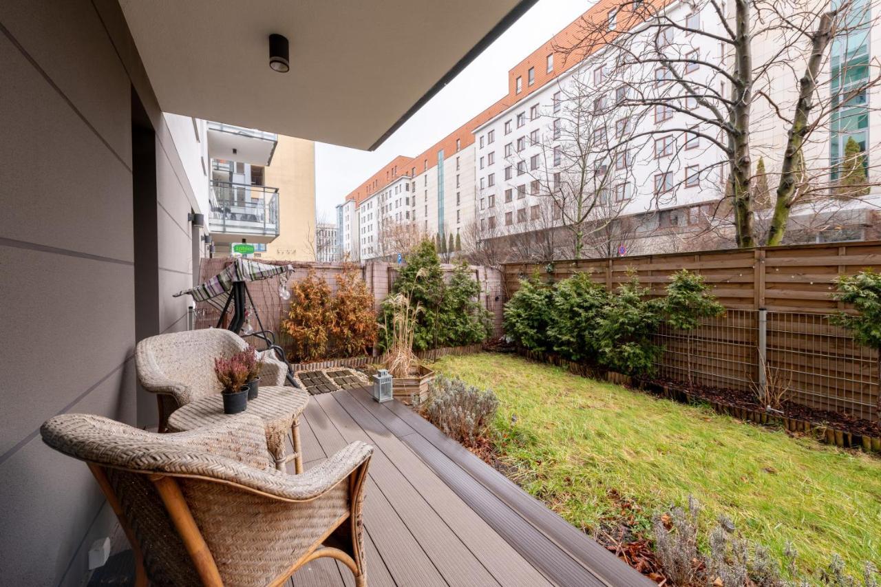 Kierbedzia 6 - Bezplatny Podziemny Parking - Free Parking - Piekny Ogrodek Z Tarasem - 2Km Lazienki Krolewskie - Wifi - Smart Tv 50 Cali - Good Apartments Varsavia Esterno foto