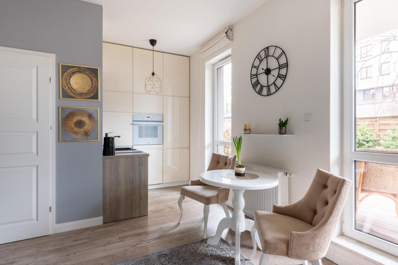 Kierbedzia 6 - Bezplatny Podziemny Parking - Free Parking - Piekny Ogrodek Z Tarasem - 2Km Lazienki Krolewskie - Wifi - Smart Tv 50 Cali - Good Apartments Varsavia Esterno foto