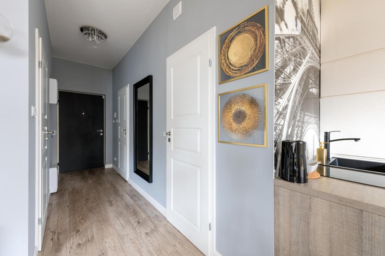 Kierbedzia 6 - Bezplatny Podziemny Parking - Free Parking - Piekny Ogrodek Z Tarasem - 2Km Lazienki Krolewskie - Wifi - Smart Tv 50 Cali - Good Apartments Varsavia Esterno foto