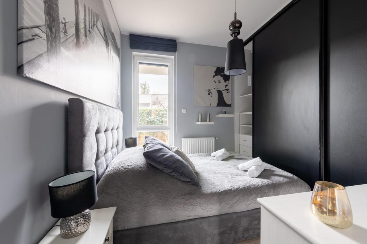 Kierbedzia 6 - Bezplatny Podziemny Parking - Free Parking - Piekny Ogrodek Z Tarasem - 2Km Lazienki Krolewskie - Wifi - Smart Tv 50 Cali - Good Apartments Varsavia Esterno foto
