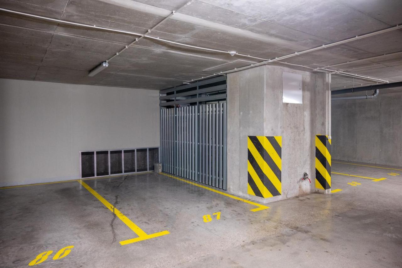 Kierbedzia 6 - Bezplatny Podziemny Parking - Free Parking - Piekny Ogrodek Z Tarasem - 2Km Lazienki Krolewskie - Wifi - Smart Tv 50 Cali - Good Apartments Varsavia Esterno foto
